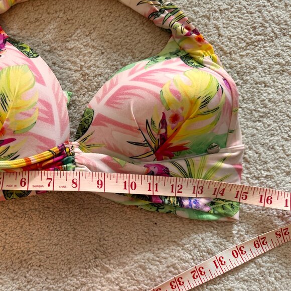 Bikini - Picture 10 of 12